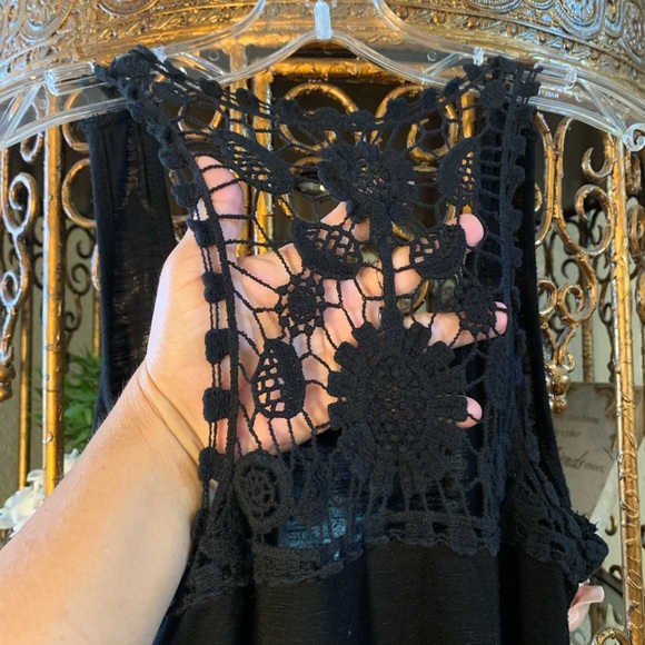 Rue 21 Lace Back Tank Top - Picture 2 of 2